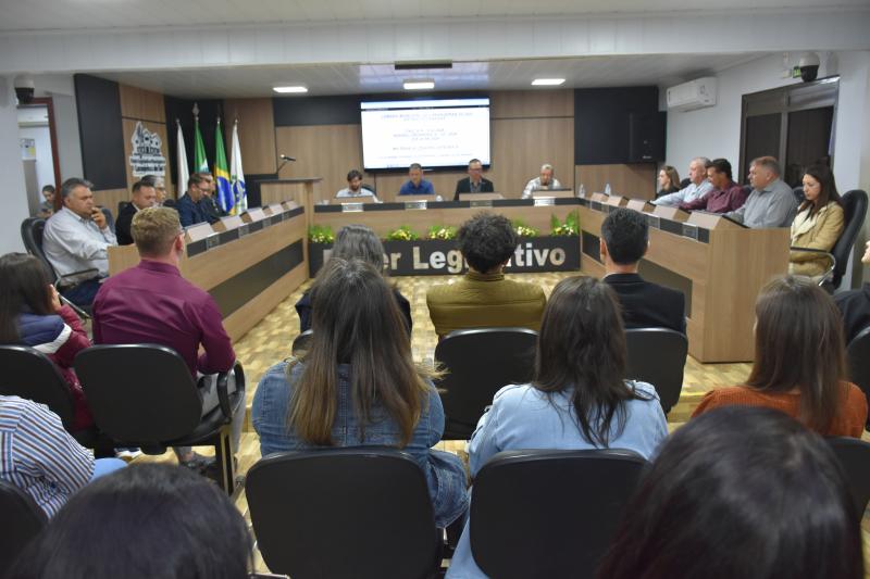 Câmara aprova regime de urgência para R$ 8 milhões na Saúde em sessão marcada por forte participação popular